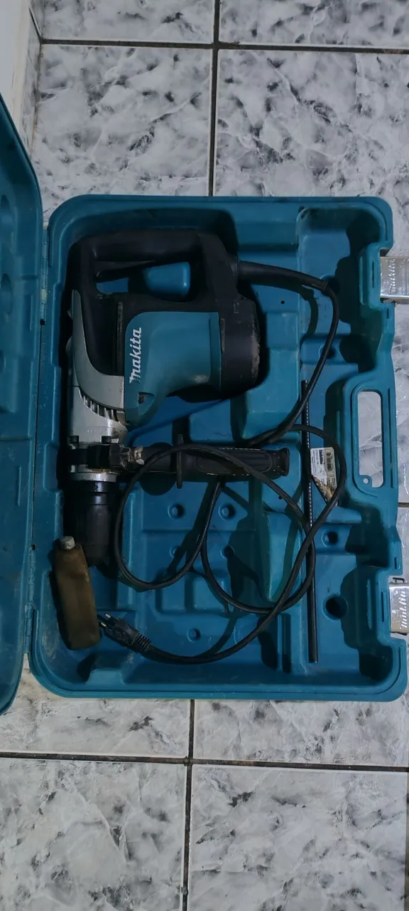 Makita hr4002