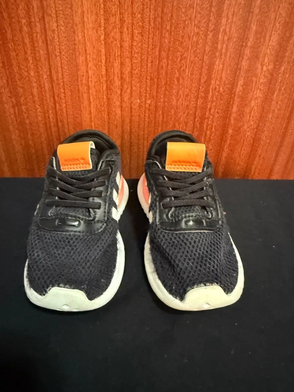 Tênis Adidas Infantil Preto e Laranja