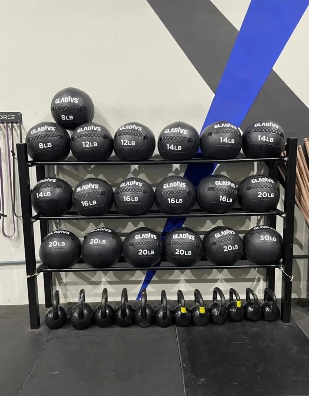 Wall balls e Kettlebells