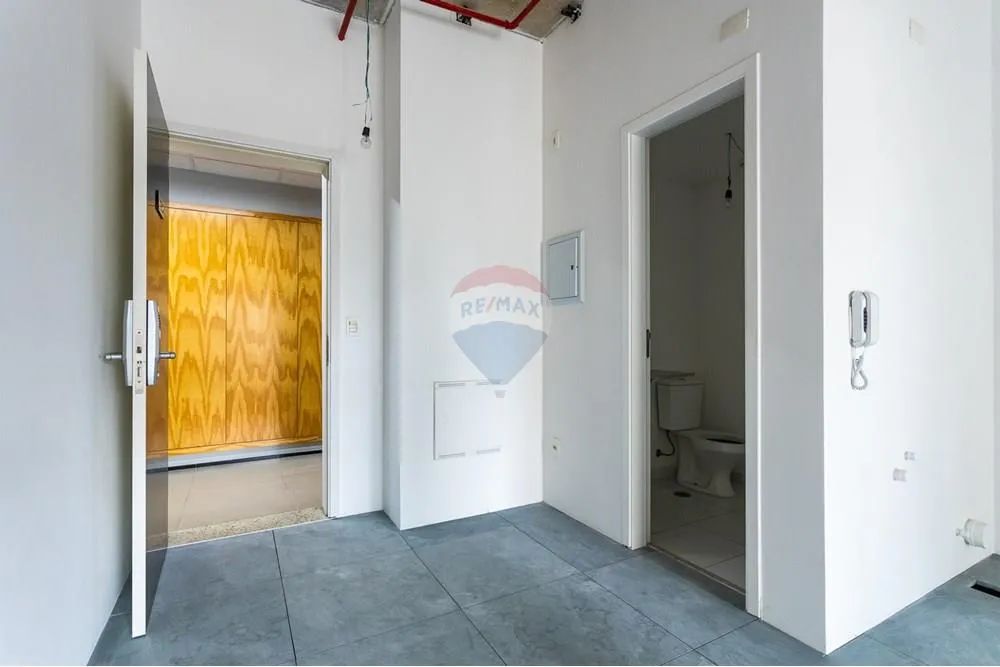 Excelente conjunto comercial novo com 42 mts, 1 vaga, sacada privativa e na melhor localiz - Foto 8