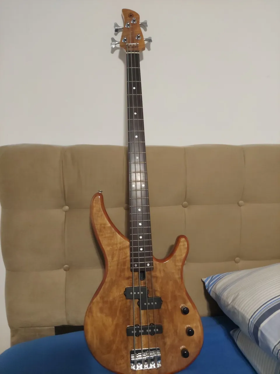 Contrabaixo Yamaha TRBX174EW