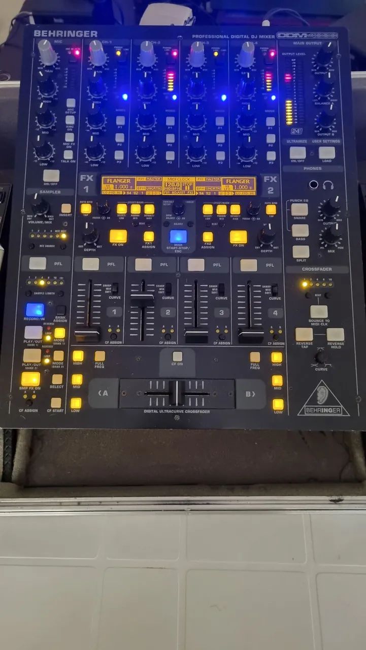 CDJ 400 Pioneer - o par + mixer Behringer ddm 400 + case - Foto 4
