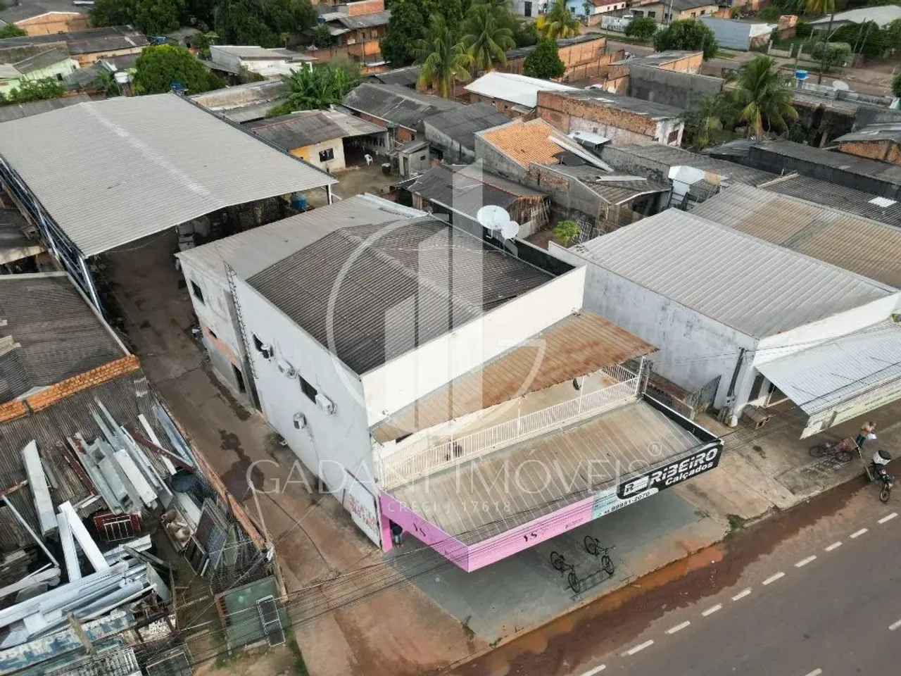 PONTO COMERCIAL COM RESIDÊNCIA NA AVENIDA ANDRÉ MAGGI EM SINOP MT