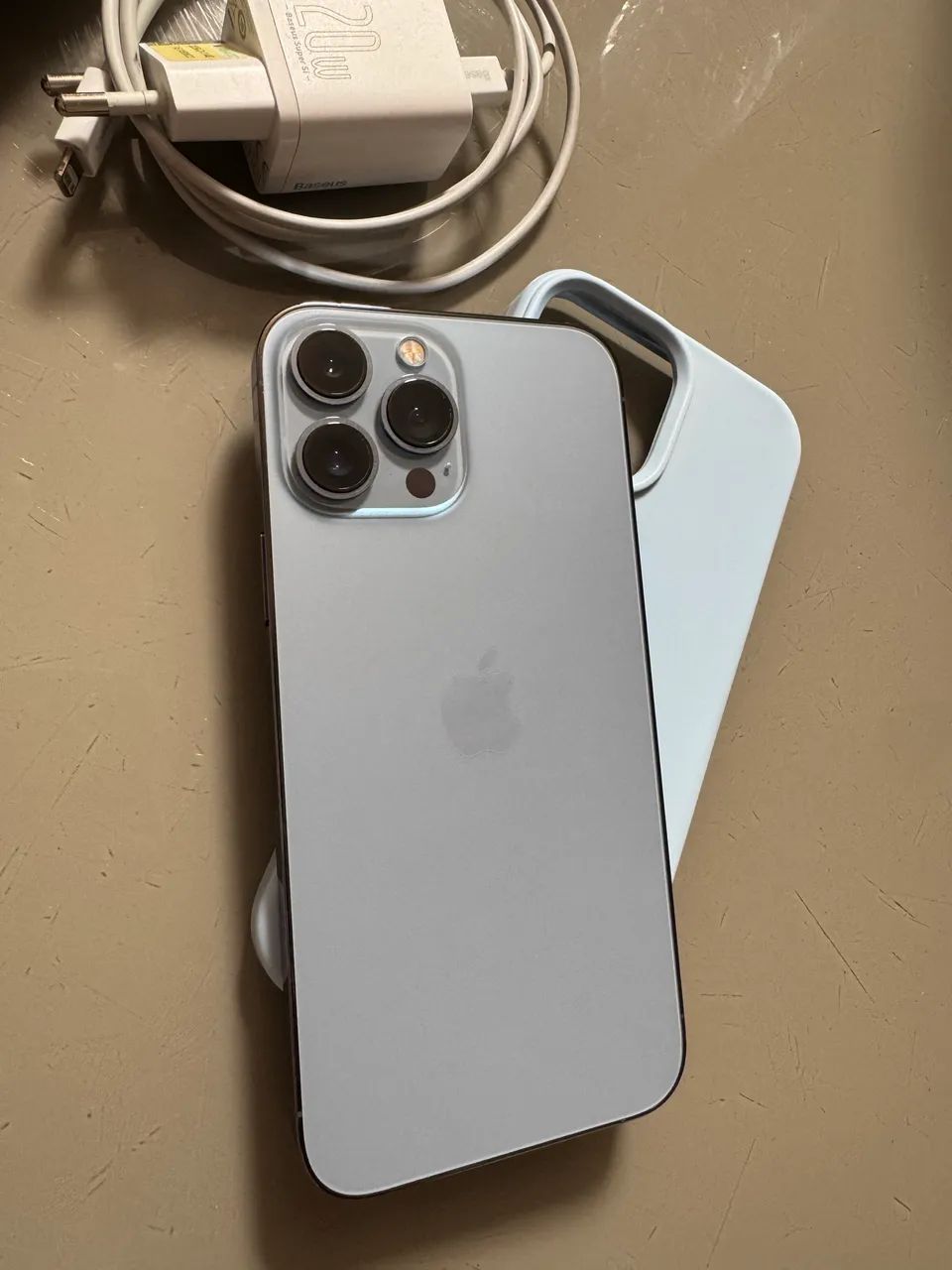 Apple iPhone 13 Pro Max 256GB シルバー中古美品 iPhone 13 Pro max 256GB シルバー 本体 iPhone 13 Pro Max - 256GB