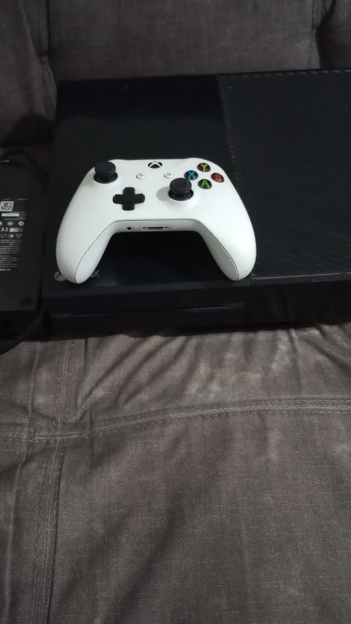 Xbox One com Controle Branco