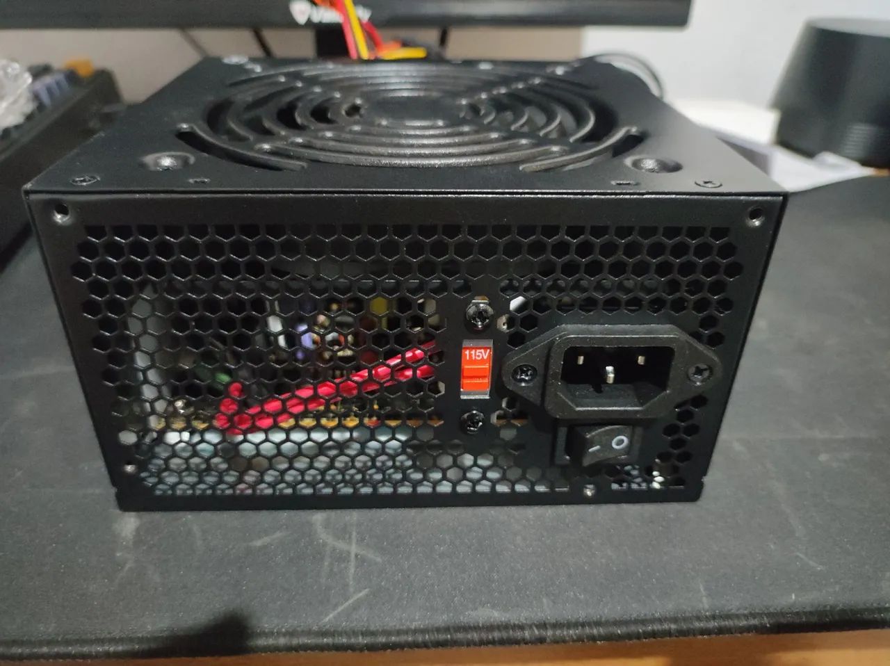 Fonte AeroCool VX Series 500W na caixa - Foto 3