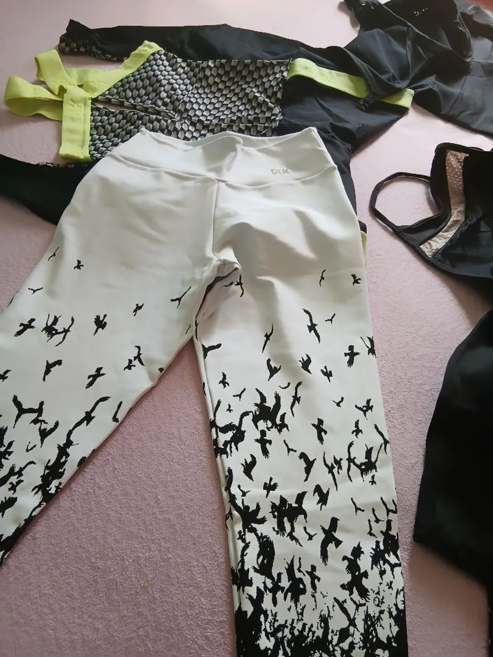 Calça Legging Branca com Estampa de Pássaros