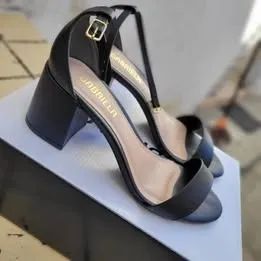 Salto alto (médio) NUNCA USADO64314489833985124