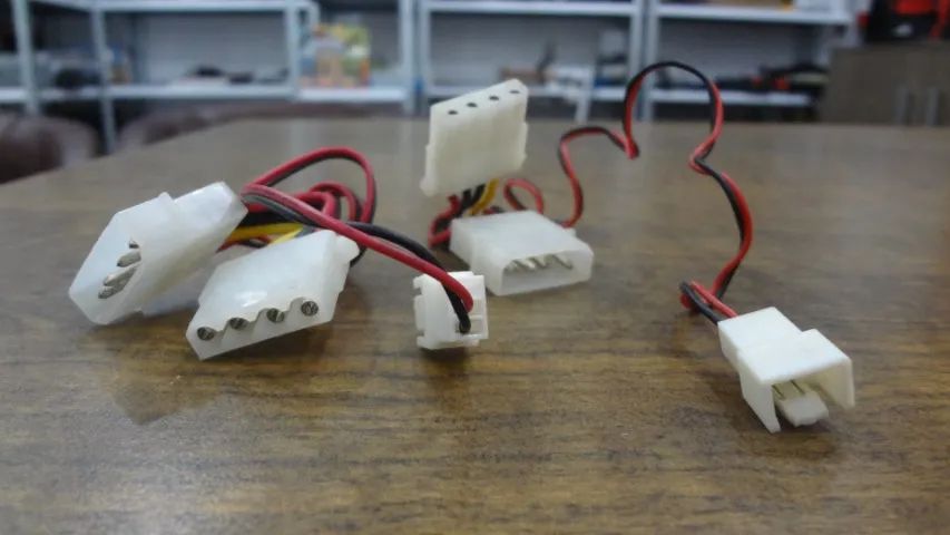Conversor Duplo Molex para 3 pinos PWM - Foto 3
