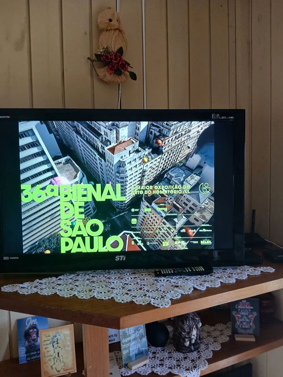 Vendo Tv Semp Toshiba 43",acompanha suporte articulado 