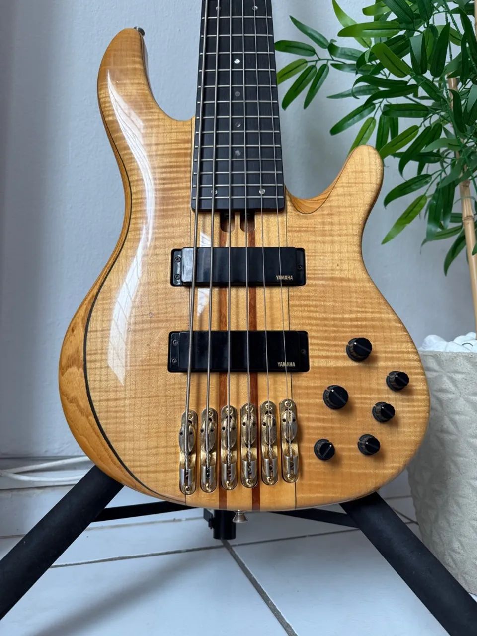 Baixo Yamaha TRB 6P2  - Foto 3