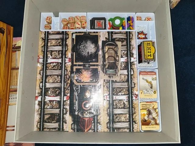 Zombicide Undead or Alive + Expansões - Foto 6