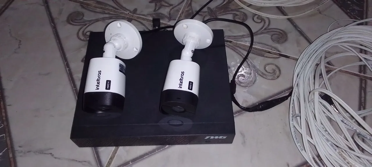 Câmera de Segurança com DVR com 8 entradas