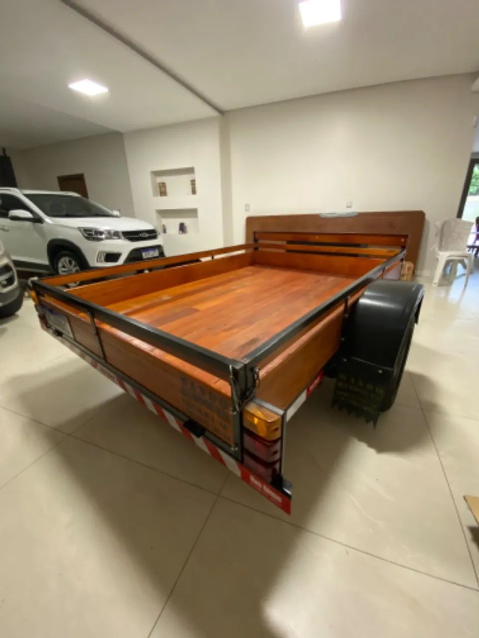 Reboque completo, seminovo, com baú - Foto 2