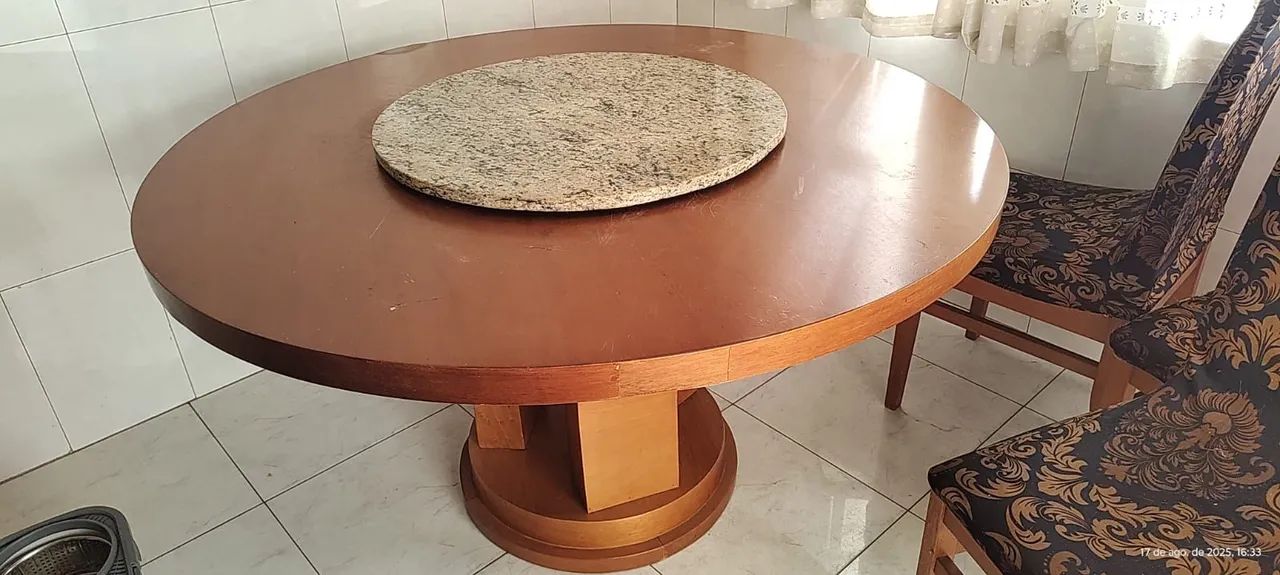 Vendo mesa redonda com prato giratório em pedra 64288874629378120
