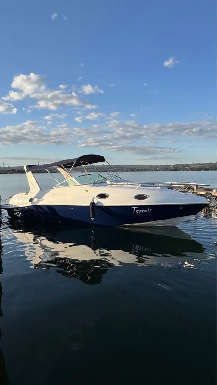 Lancha Magna 27.8 com Mercruiser 5.7 300Hp ano 2014