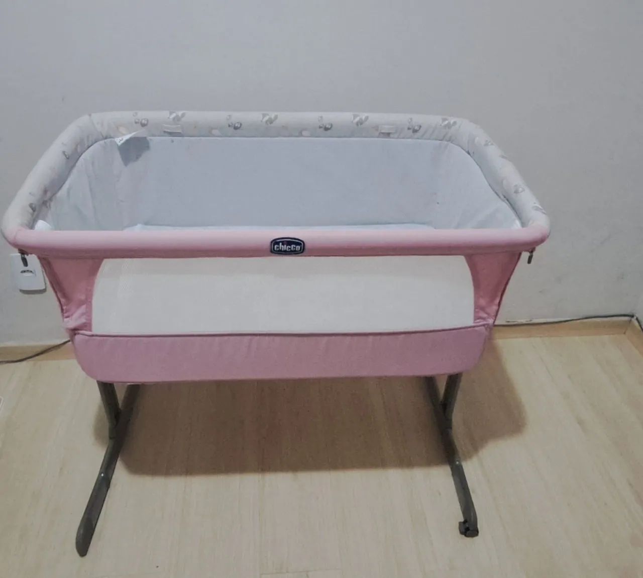 Berço Chicco Rosa