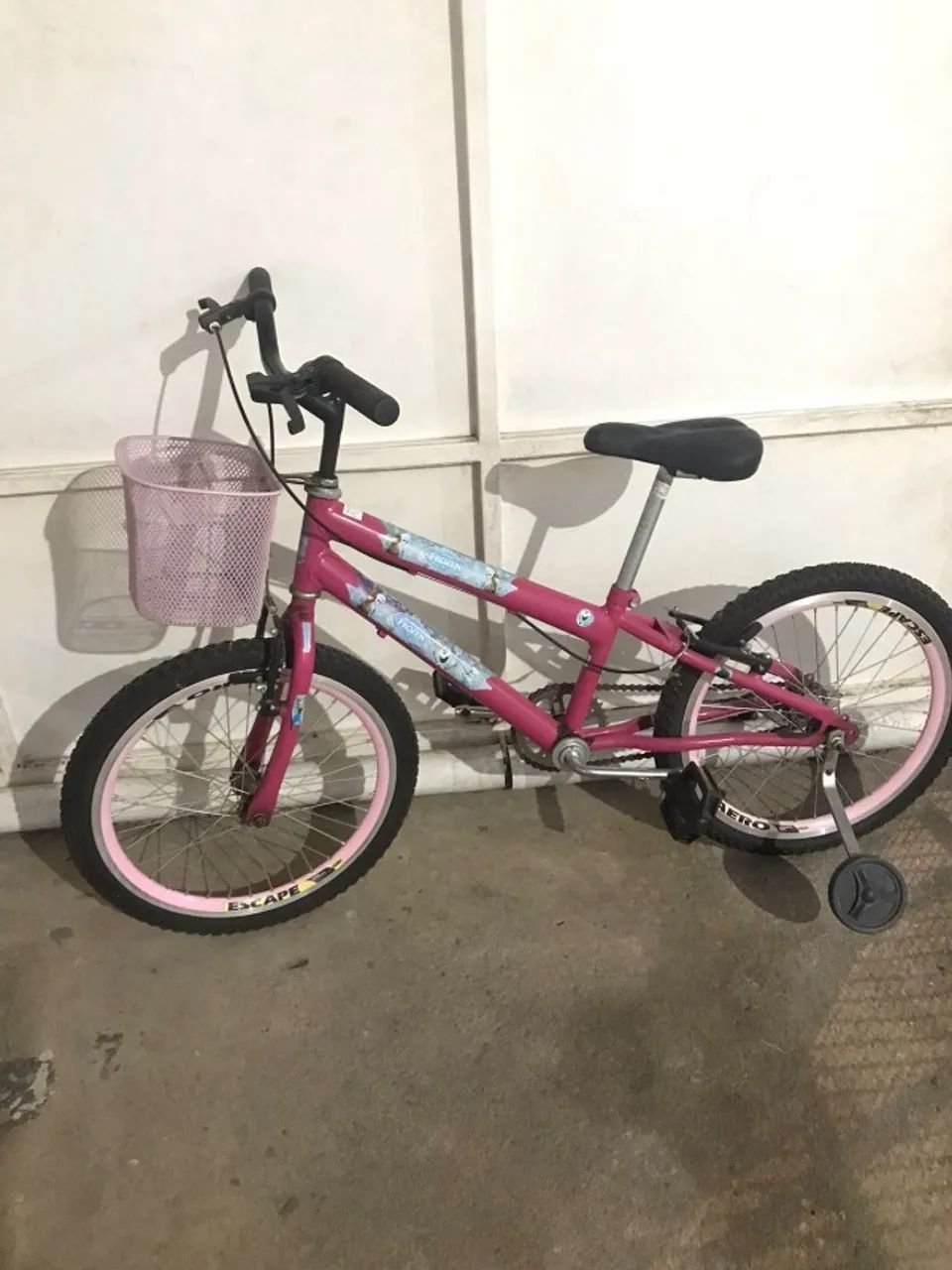 Bicicleta Infantil Frozen Aro 20 com Cestinha e Rodinhas - Foto 5
