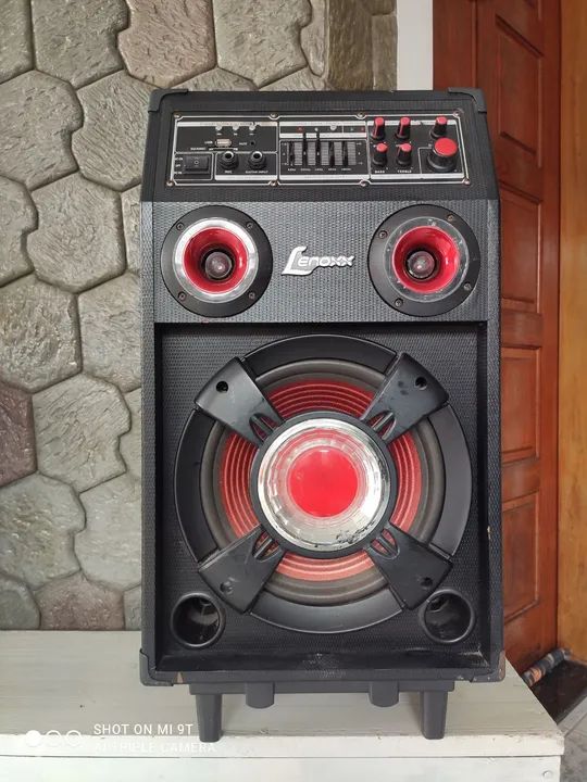 Vendo duas caixas de som amplificada em ótimo estado cada 350 as duas por 600 - Foto 2