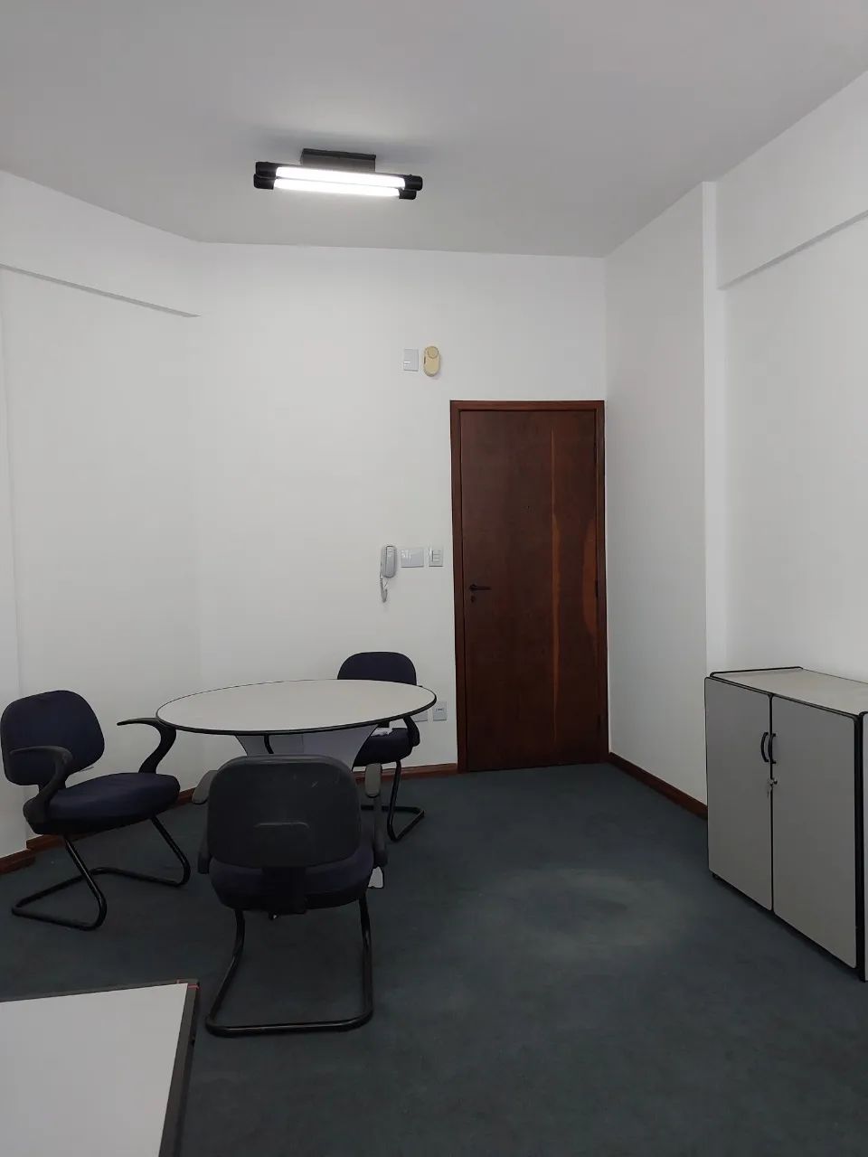 Aluga-se sala no Bairro Funcionários - Foto 4