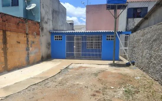Casa a venda no varejão 