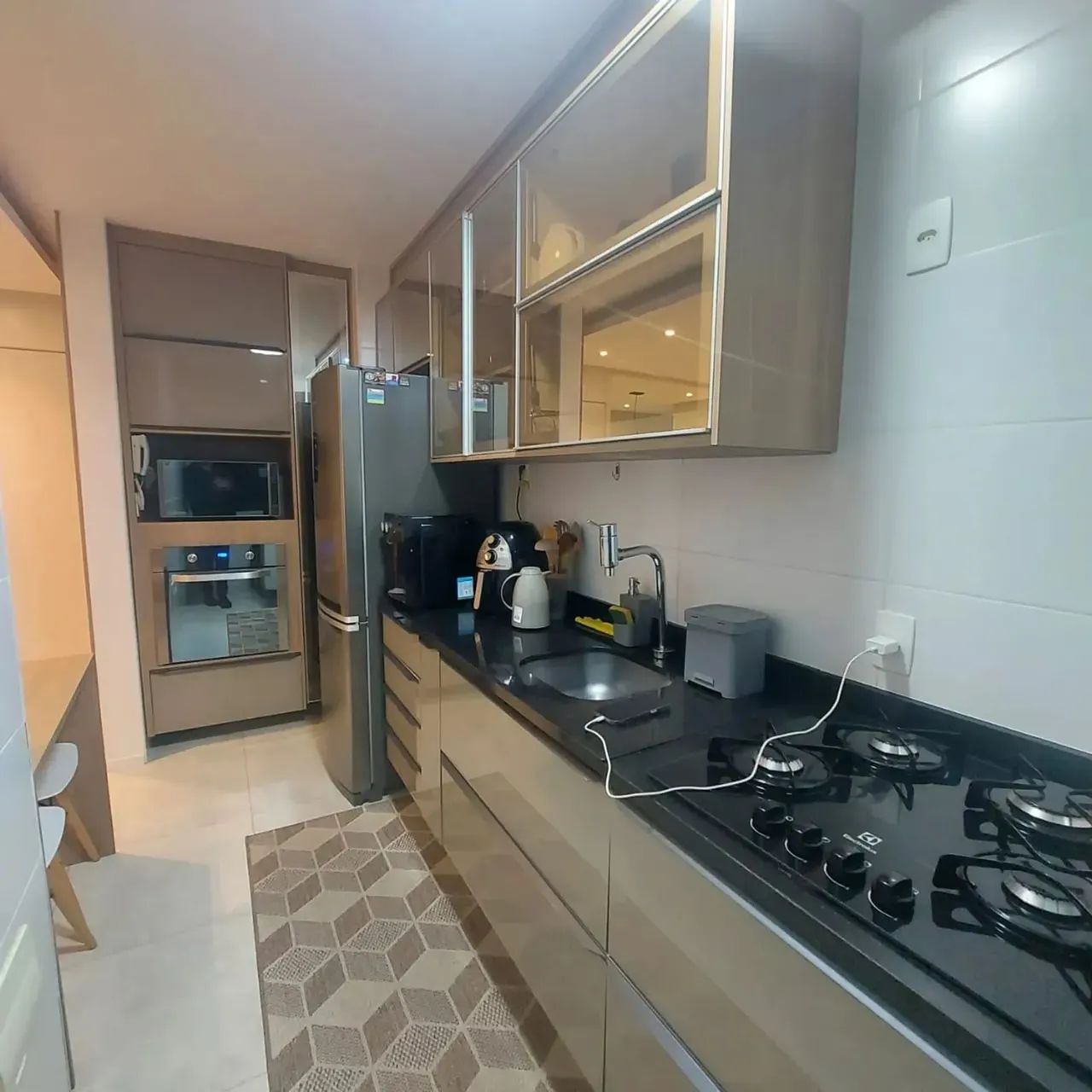 OPORTUNIDADE - LINDO APTO REFORMADO NO FONTANO REPLETO DE ARMÁRIOS /2 QUARTOS, 1 SUÍTE. 67