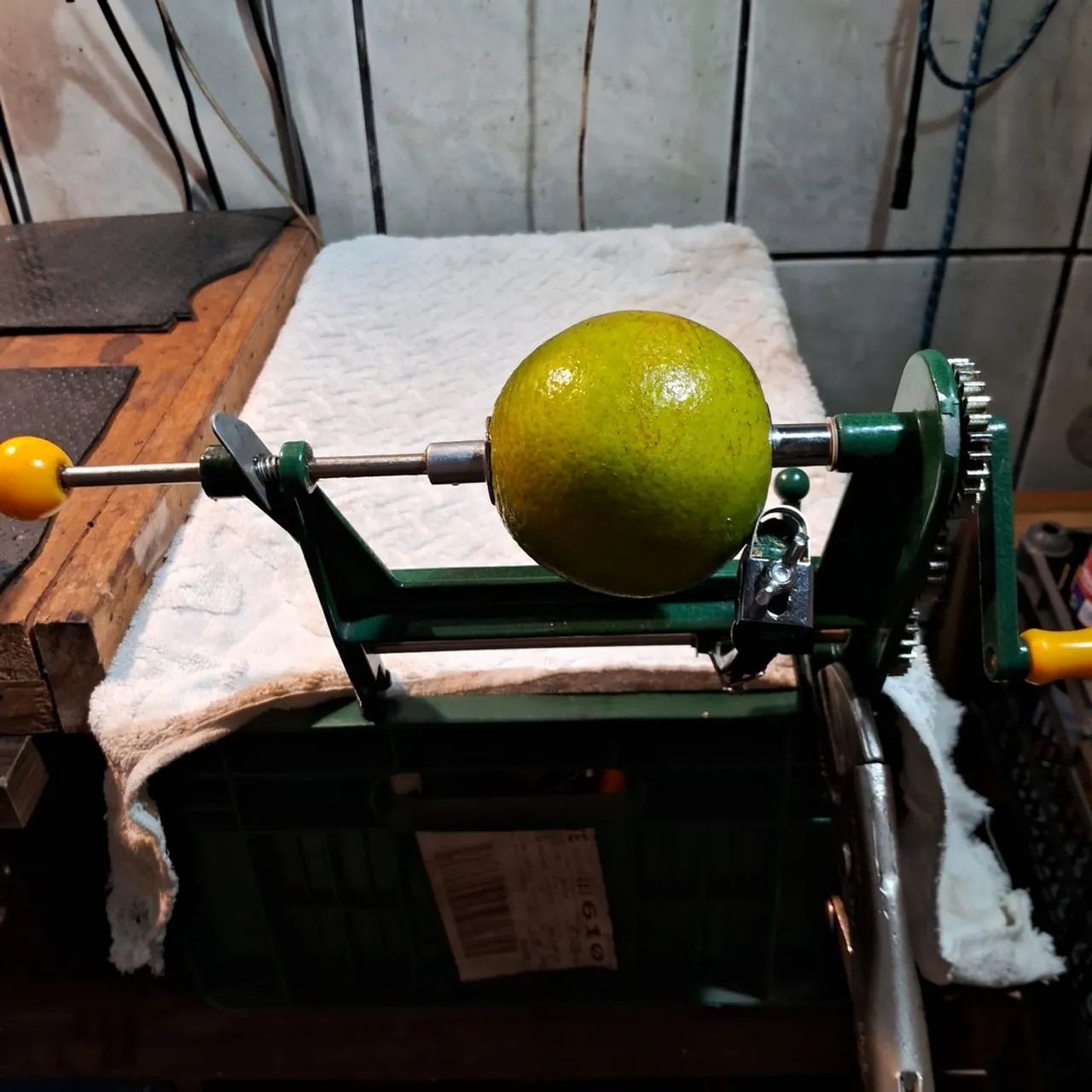 Descascador de frutas vintage