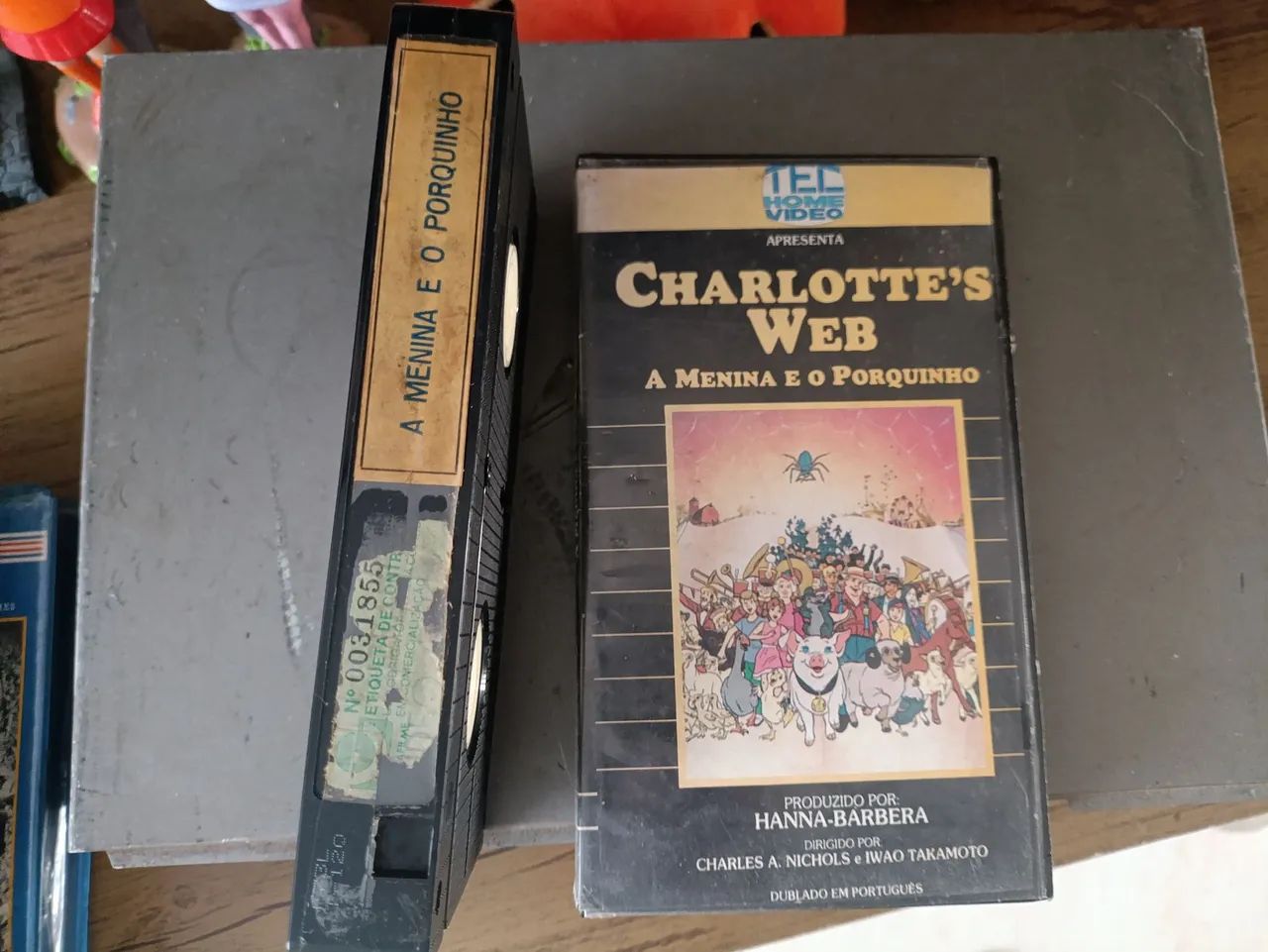 Fita VHS A menina e o porquinho - Foto 2