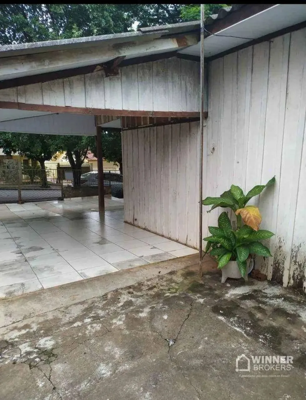 Ótimo Terreno contendo 3 casas à venda por R$ 686.000 - Zona III - Umuarama/PR