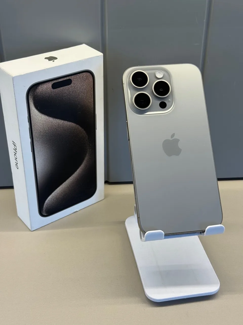 iPhone 15 pro 256gb Natural Titânio Perfeito Estado - Loja Física