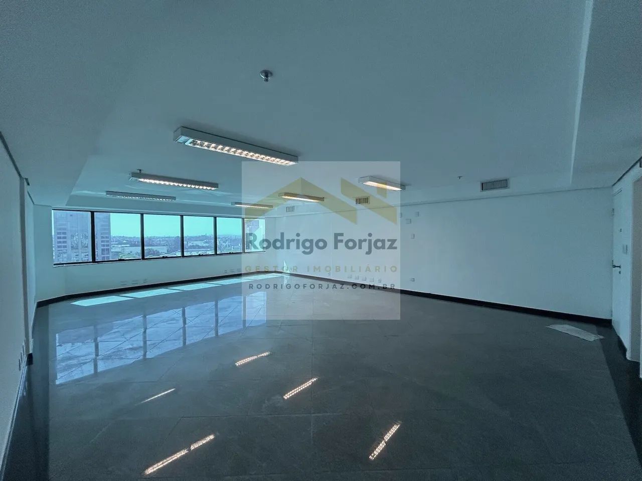 Condomínio Eagle Point - SALA COMERCIAL EXCELENTE CUSTO x BENEFÍCIO (MELHOR DA REGIÃO) - V - Foto 3