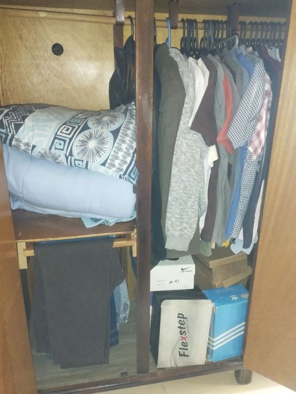 Guarda-Roupa de Madeira Clássico64289078002946122