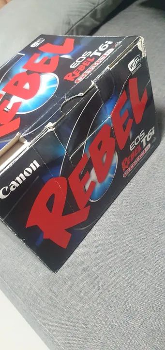 Câmera Canon EOS rebel T6i