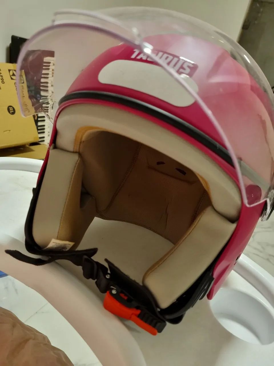 Capacete Rosa Semi Novo com Visor Transparente - Foto 2
