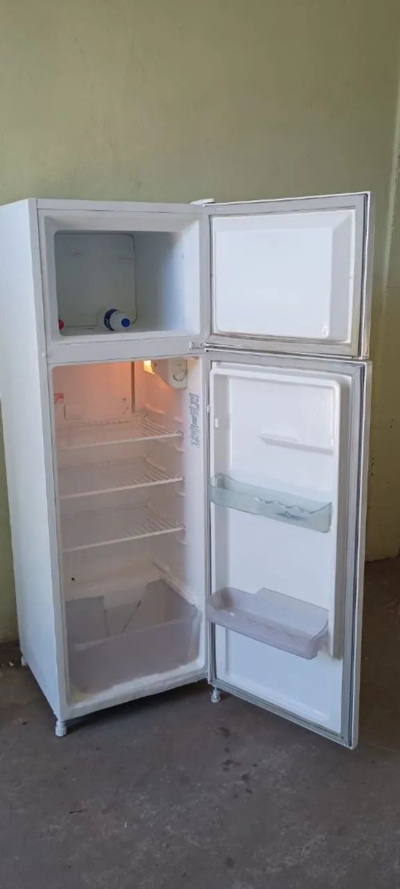 Geladeira Eletrolux 260 litros  - Foto 3