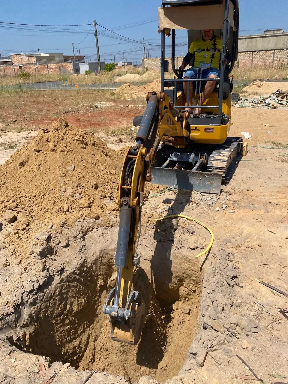 Mini escavadeira = maxima eficiência - Foto 5