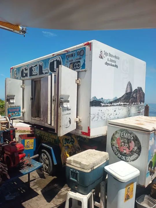 Vendo câmara frigorífica com capacidade pra 200 sacos de gelo - Foto 3