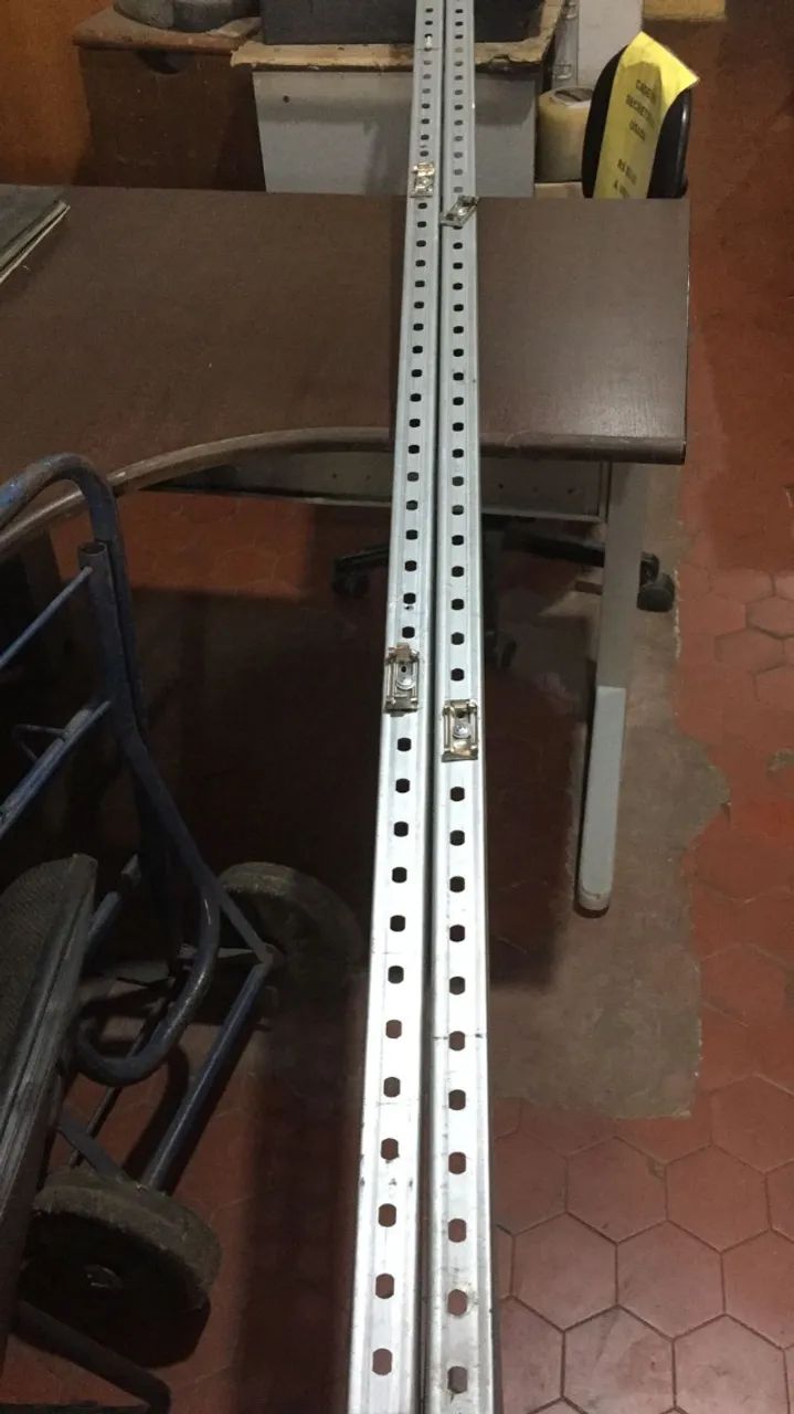 Eletrocalhas de 3 e 6 metros semi nova 