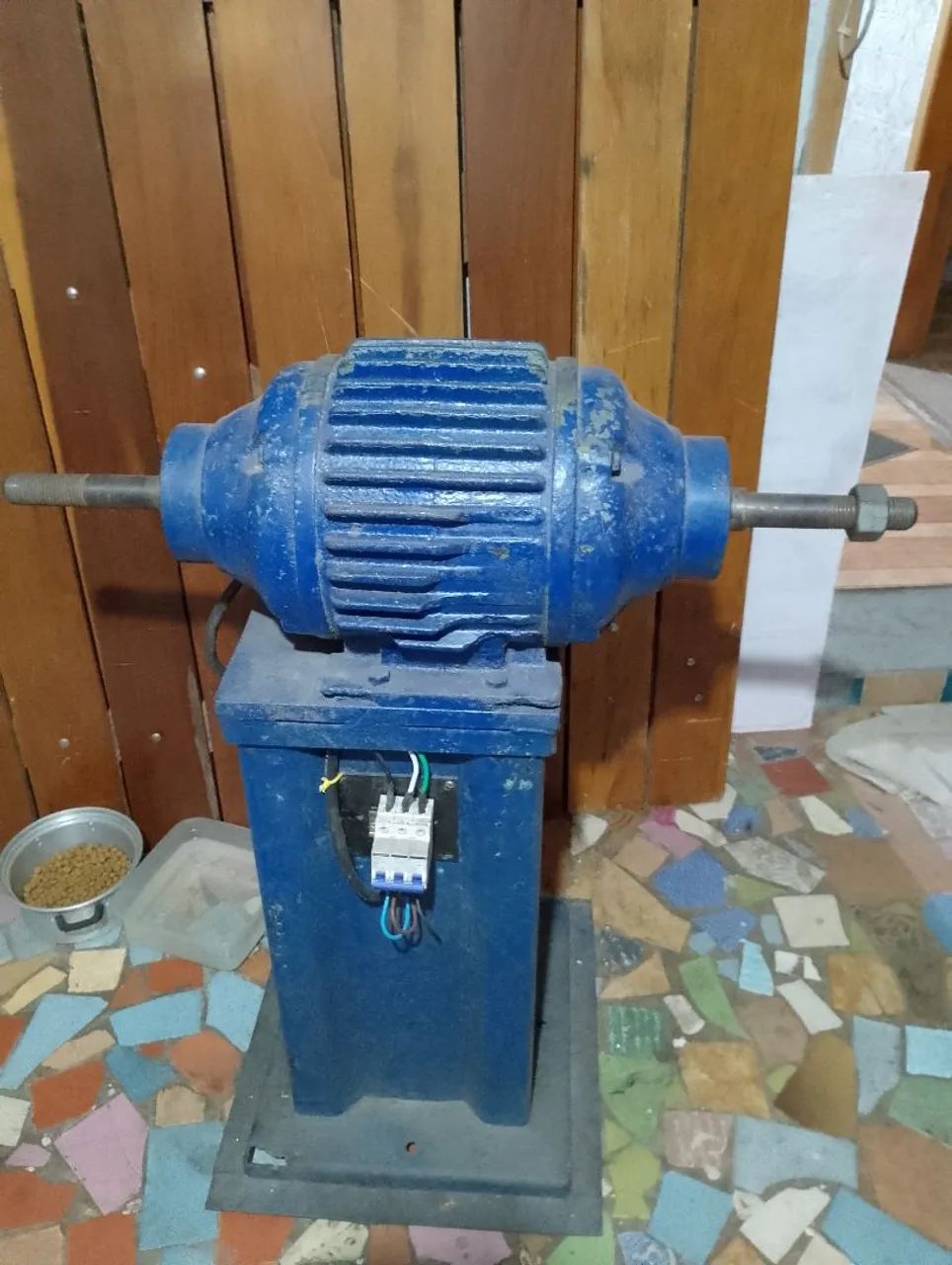 Retificadora / Esmeril de Bancada Industrial