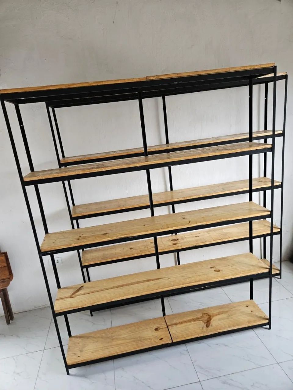 2 Prateleiras de madeira 2m x 2 largura e 2m x 165 largura 