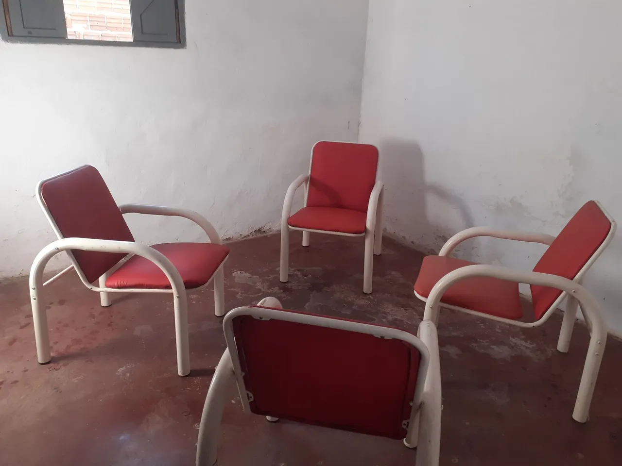 Conjunto de 4 Poltronas Vermelhas