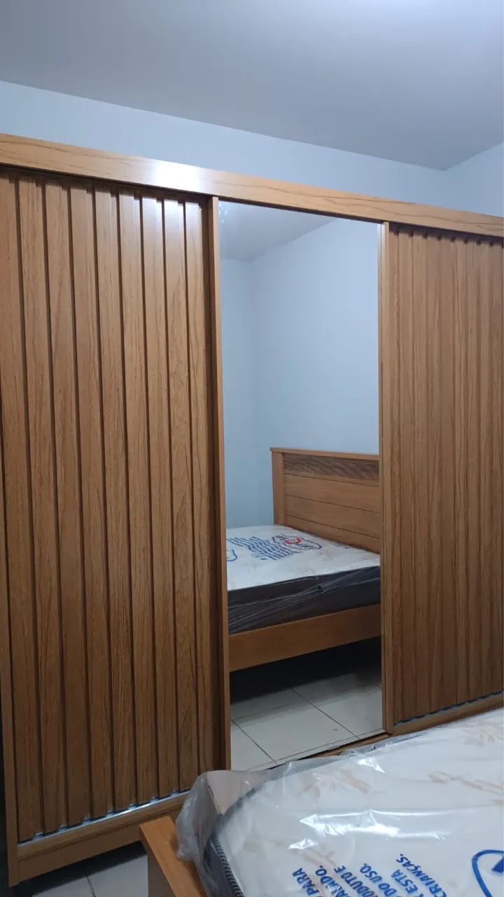 Guarda Roupa Ripado Com Espelho Novo - Foto 2