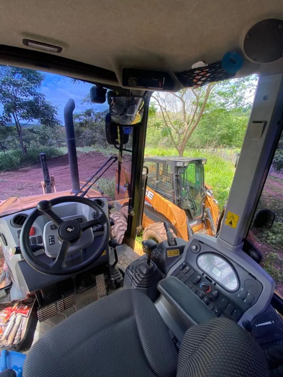 Retroescavadeira Caterpillar 416 2022 - Foto 4