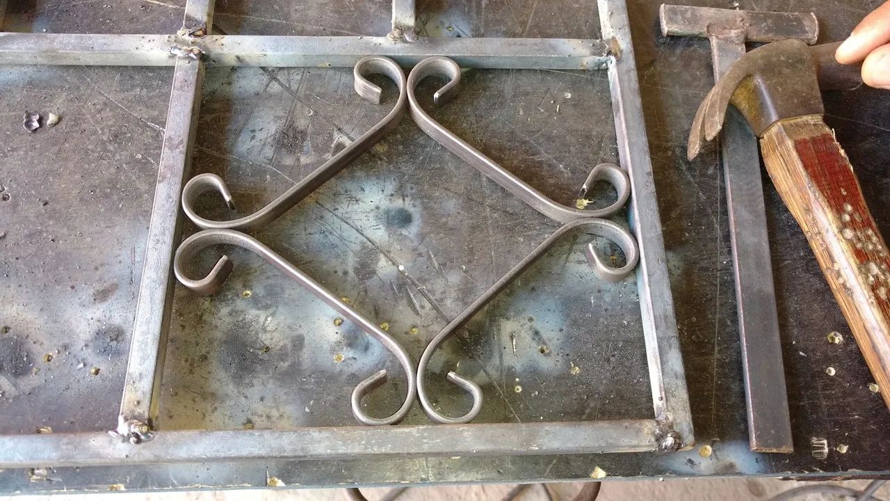 Portão ferro Aparti de R$750 - Foto 4