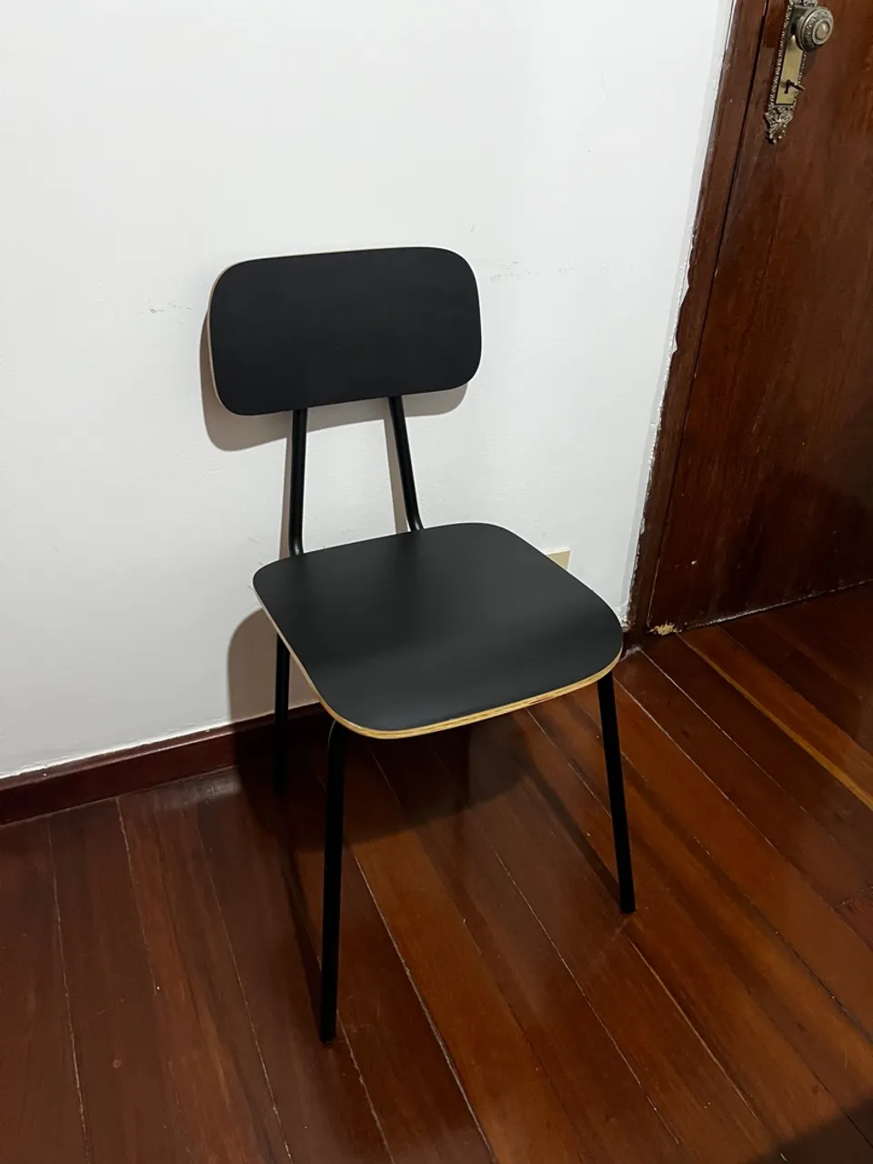 Cadeira Preta Moderna