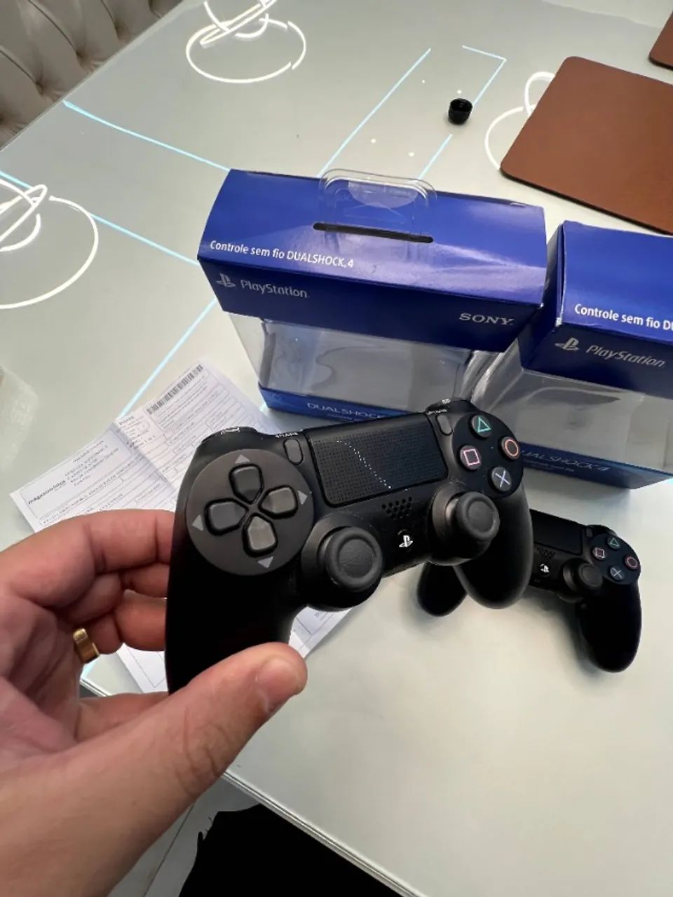 2 CONTROLES DE PS4 ORIGINAL SONY - NOVO - Foto 5