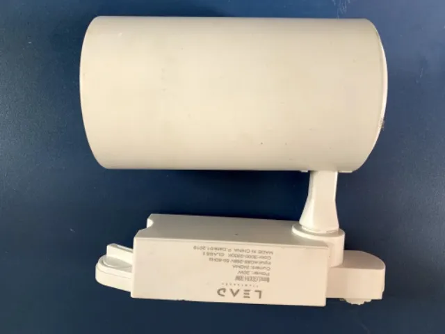 O Spot LED branco para sua loja , casa ou comercio ( vendido um terço do valor )