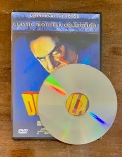 DVD Duplo: Vozes do Além (Com Michael Keaton) e Drácula (Classic Monster Collection) - Foto 4