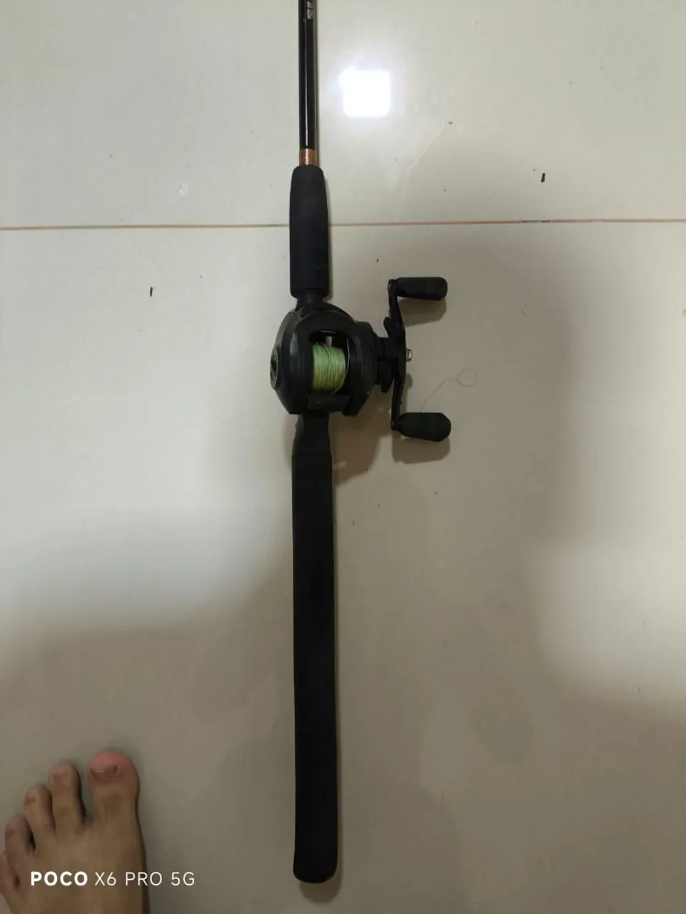 Vara de pesca com carretilha