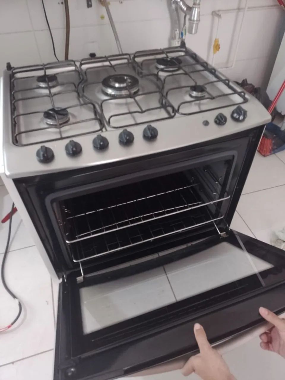 Fogão de 5 bocas Electrolux forno a grill - Foto 2